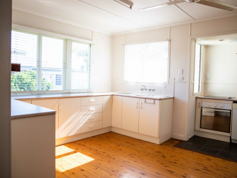 128 Currey Street, Roma QLD 4455