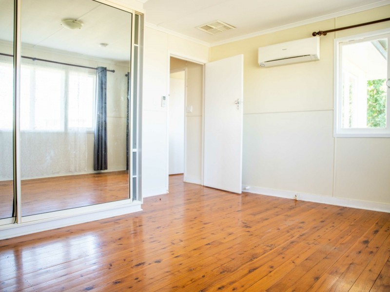 128 Currey Street, Roma QLD 4455