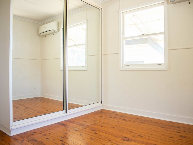 128 Currey Street, Roma QLD 4455