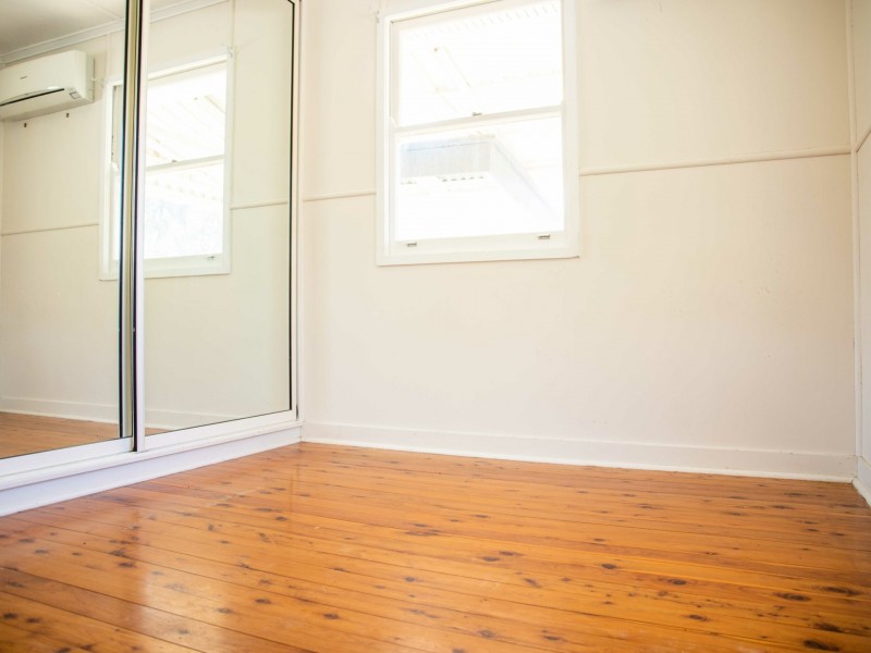 128 Currey Street, Roma QLD 4455