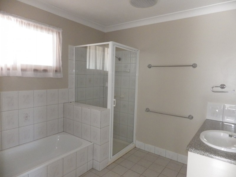 117 Miscamble Street, Roma QLD 4455