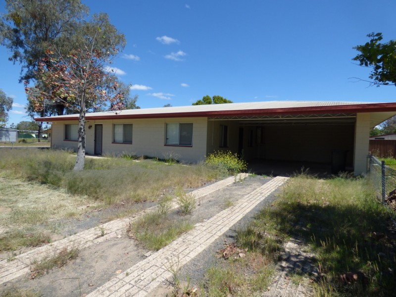 15 Taylor Street, Roma QLD 4455