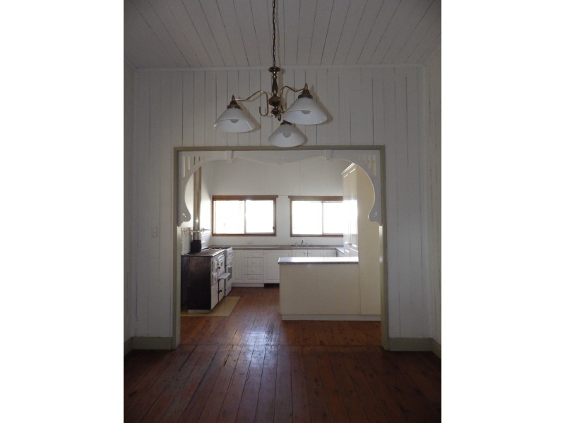 28 Feather Street, Roma QLD 4455