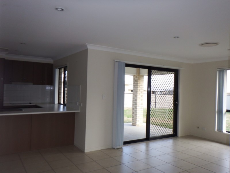 13 Lockyer Crescent, Roma QLD 4455