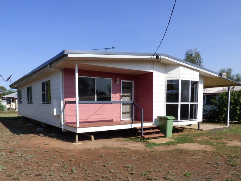 12 Luff Street, Roma QLD 4455