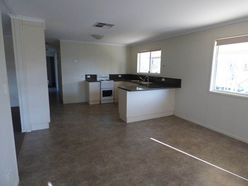 12 Luff Street, Roma QLD 4455