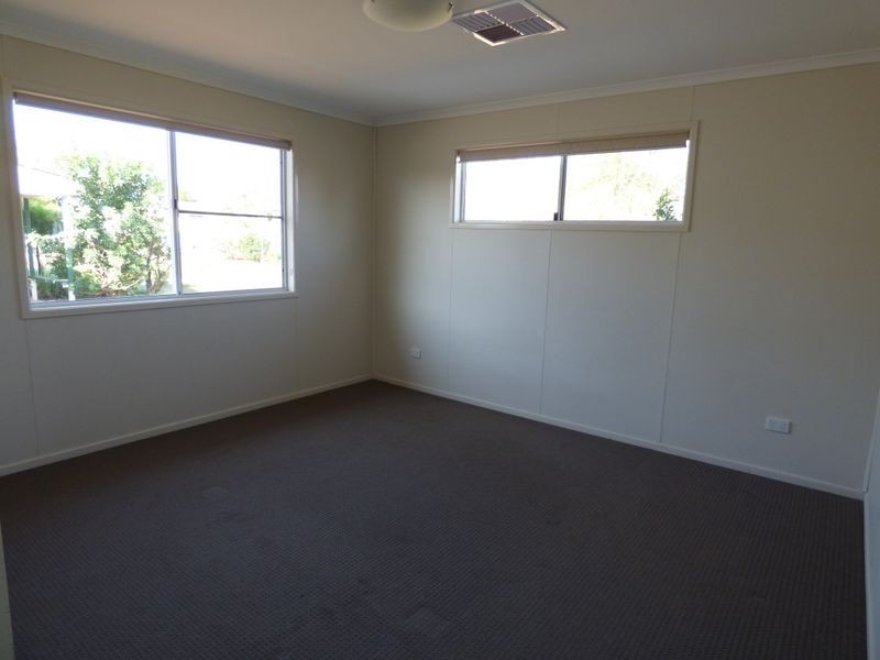 12 Luff Street, Roma QLD 4455