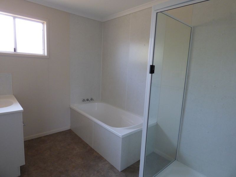 12 Luff Street, Roma QLD 4455