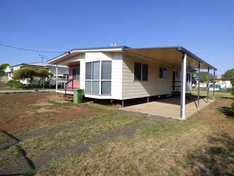 12 Luff Street, Roma QLD 4455