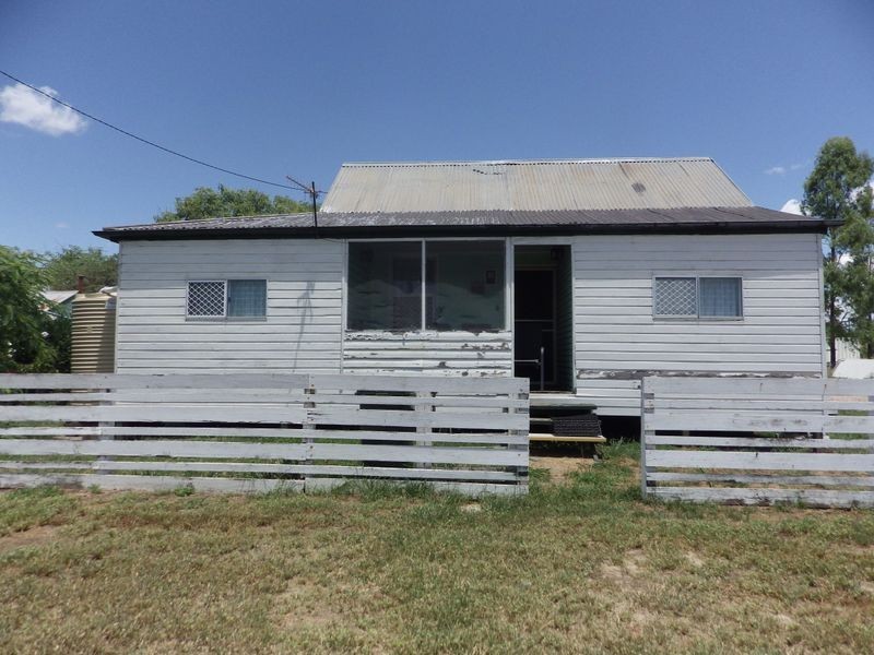 10 Bedwell Street, Yuleba QLD 4427