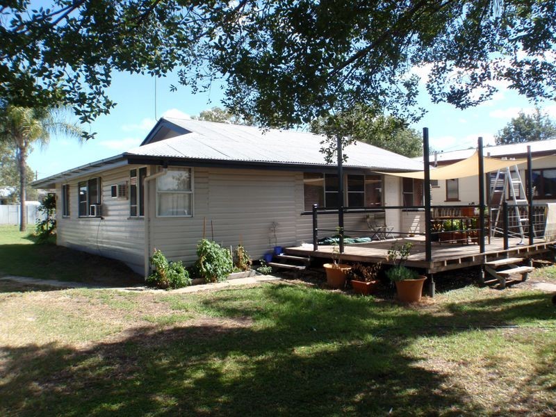 24 Station Street, Injune QLD 4454
