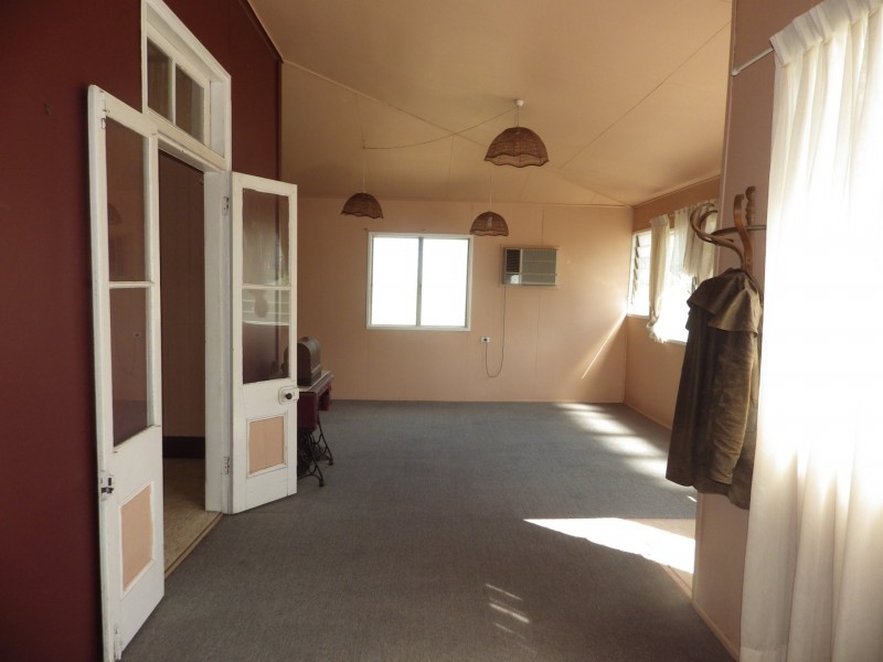 6 Conroy Street, Roma QLD 4455