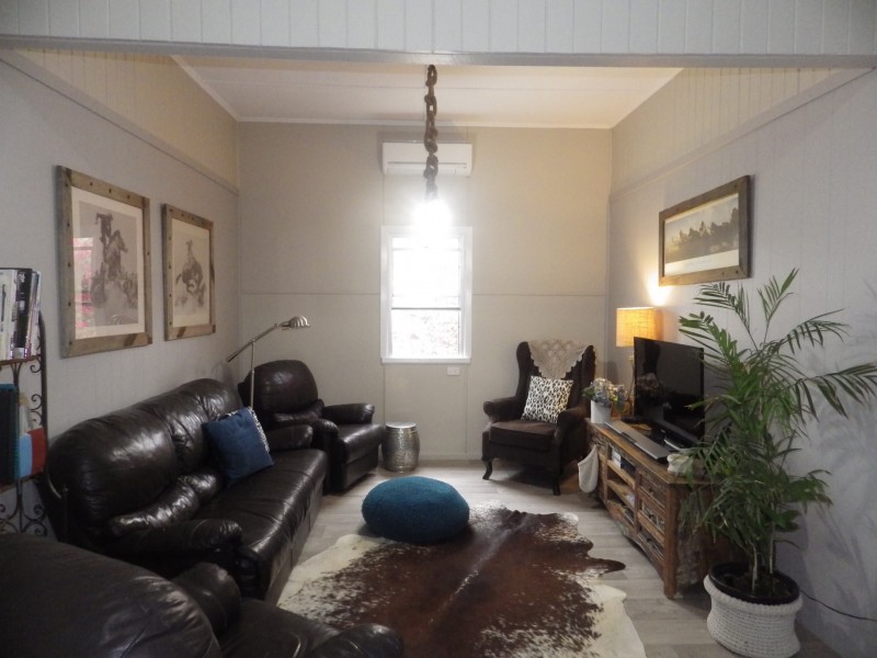 122 Arthur Street, Roma QLD 4455