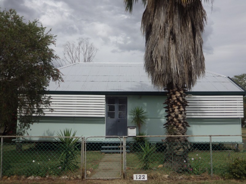 122 Arthur Street, Roma QLD 4455