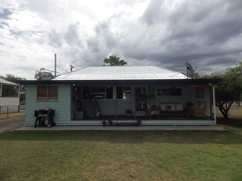 122 Arthur Street, Roma QLD 4455