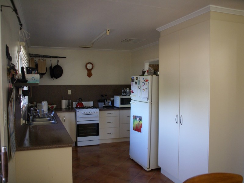 12 Taylor Street, Roma QLD 4455