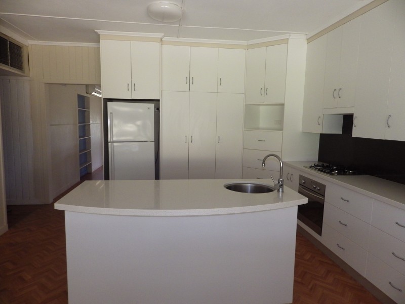 64 Roslyn Drive, Roma QLD 4455