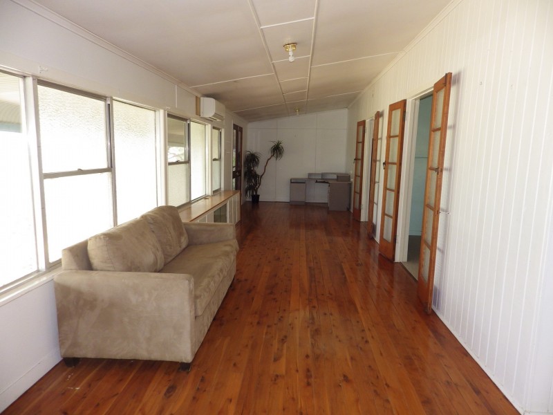 64 Roslyn Drive, Roma QLD 4455