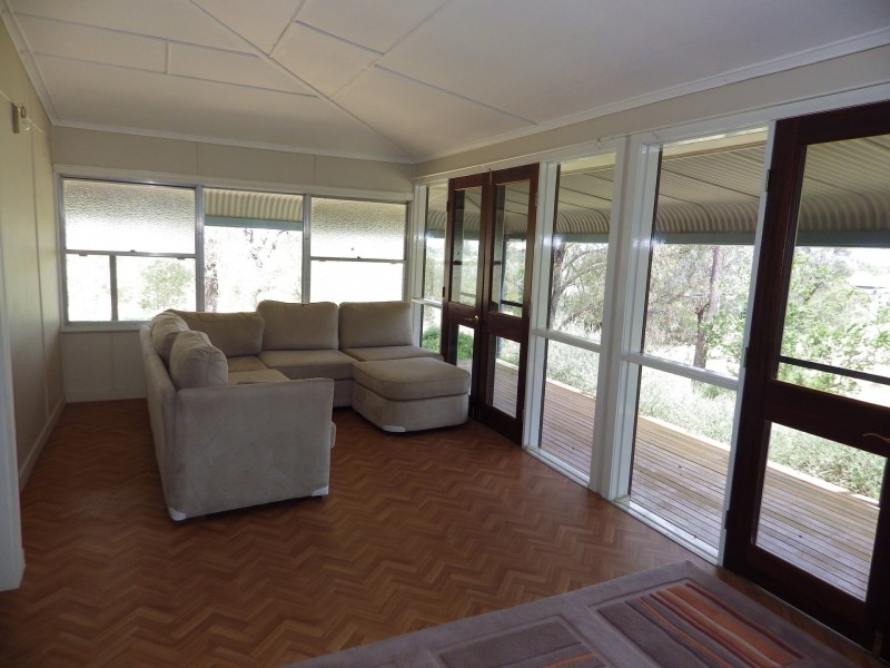 64 Roslyn Drive, Roma QLD 4455