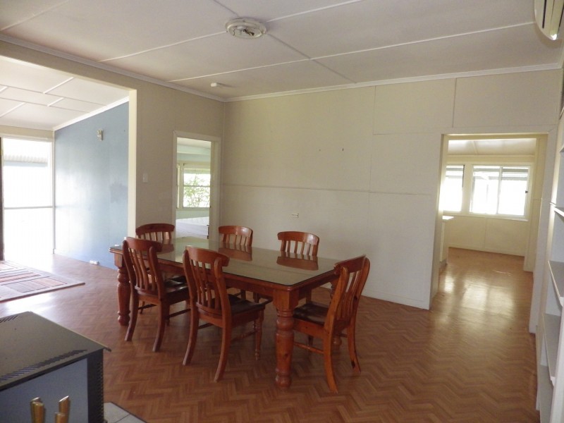64 Roslyn Drive, Roma QLD 4455