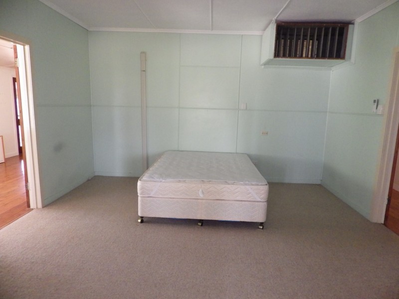 64 Roslyn Drive, Roma QLD 4455