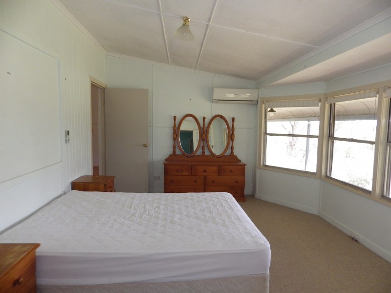 64 Roslyn Drive, Roma QLD 4455