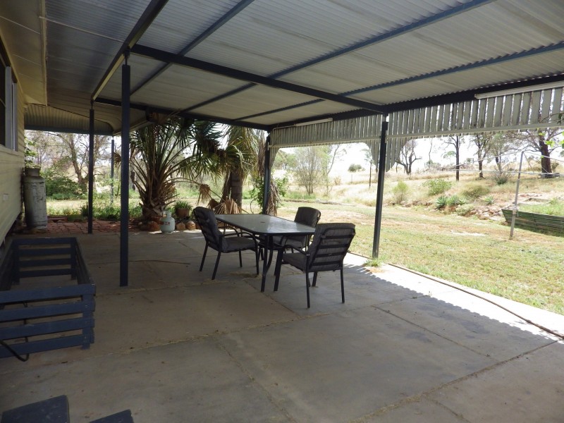 64 Roslyn Drive, Roma QLD 4455