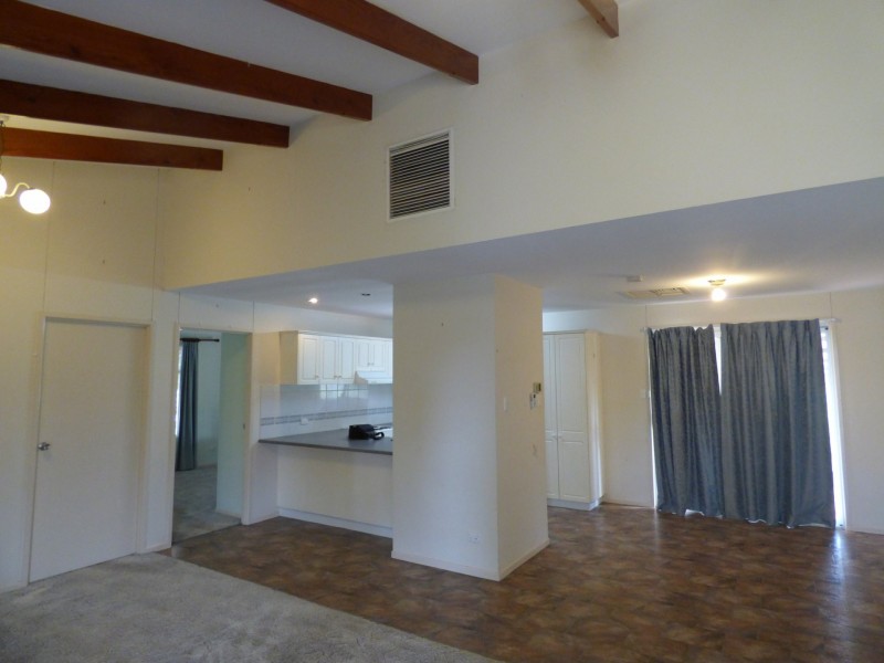 15 Powell Street, Roma QLD 4455