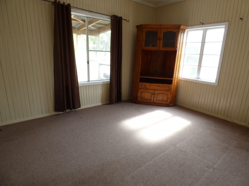 9 Coronation Street, Injune QLD 4454