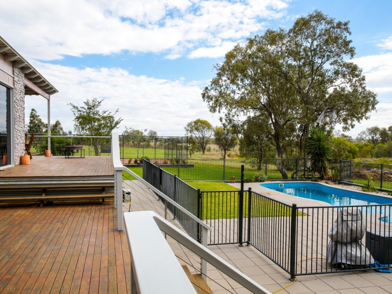 17 Camerons Lane, Roma QLD 4455