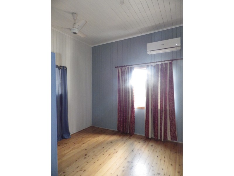 6 Northern Road, Roma QLD 4455