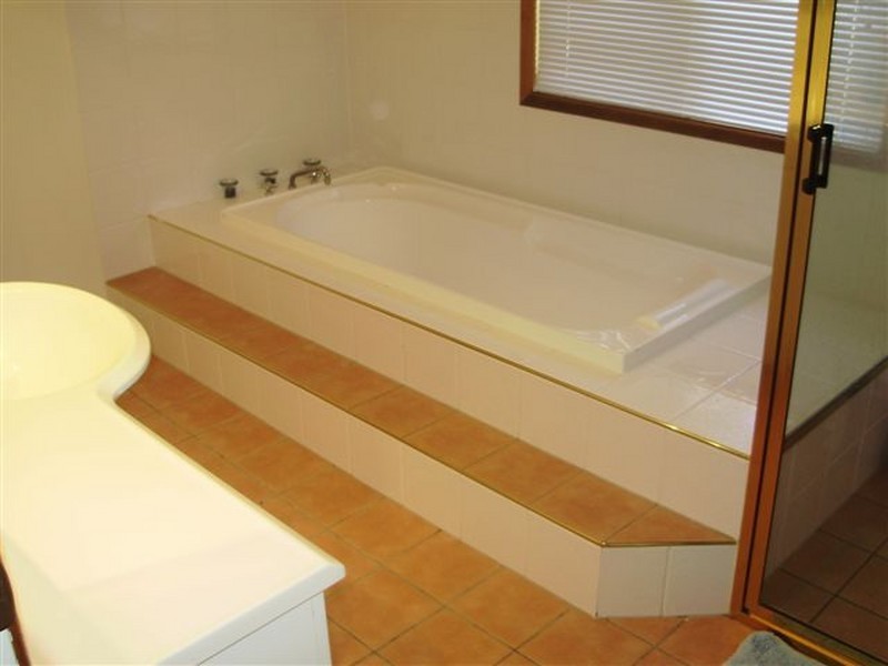 17 Miscamble Street, Roma QLD 4455