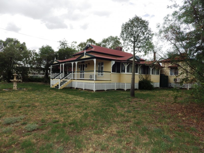 5 Arthur Street, Roma QLD 4455