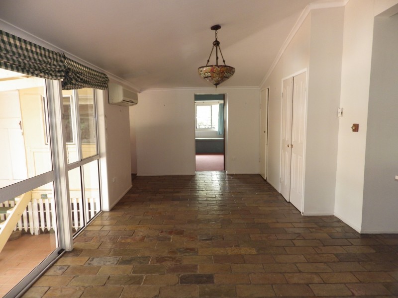 5 Arthur Street, Roma QLD 4455