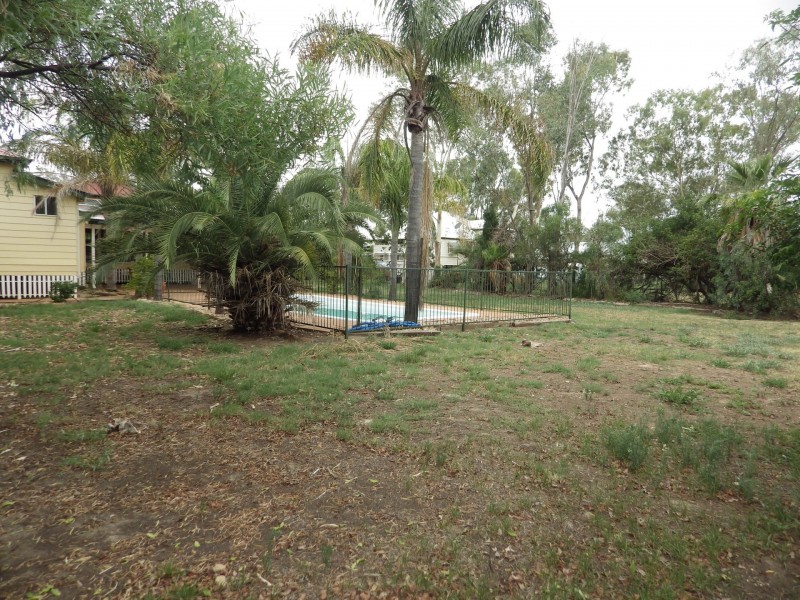 5 Arthur Street, Roma QLD 4455