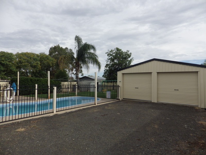 52 Raglan Street, Roma QLD 4455