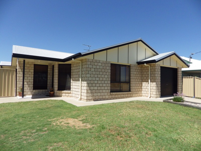124 Bowen Street, Roma QLD 4455