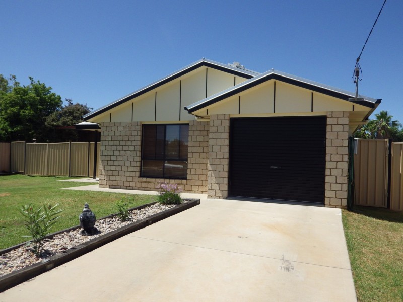 124 Bowen Street, Roma QLD 4455