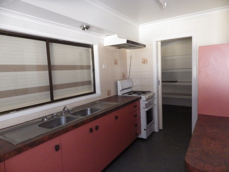 75 Hawthorne Street, Roma QLD 4455