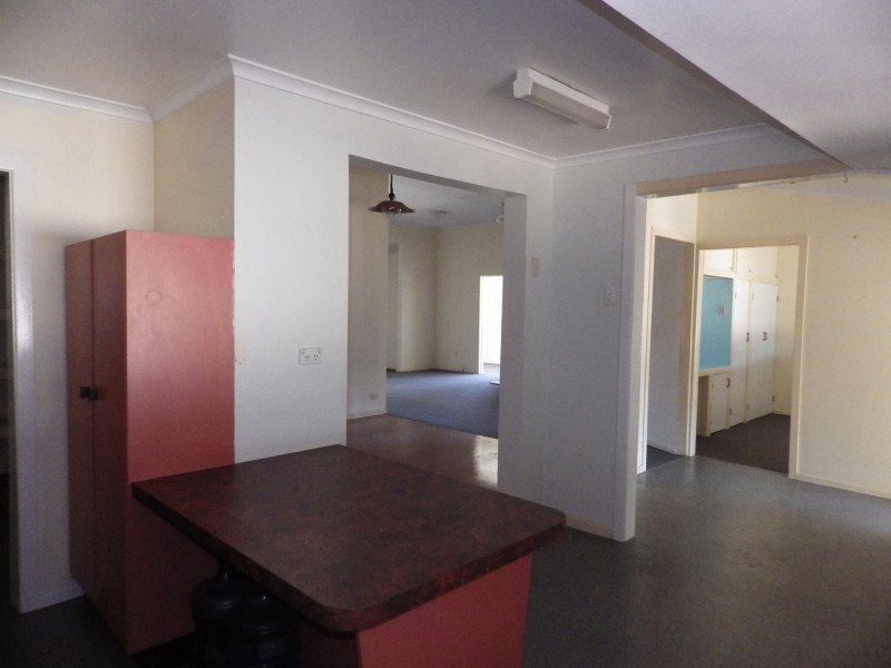 75 Hawthorne Street, Roma QLD 4455