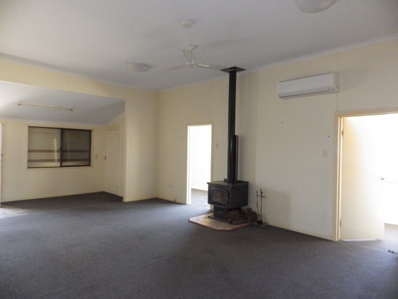 75 Hawthorne Street, Roma QLD 4455