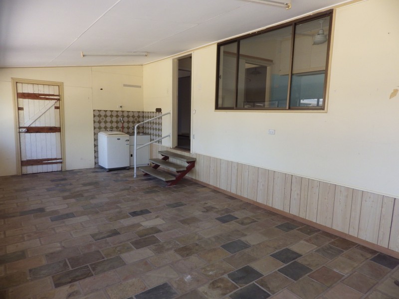 75 Hawthorne Street, Roma QLD 4455