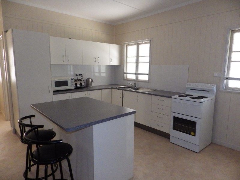271 Edwardes Street, Roma QLD 4455