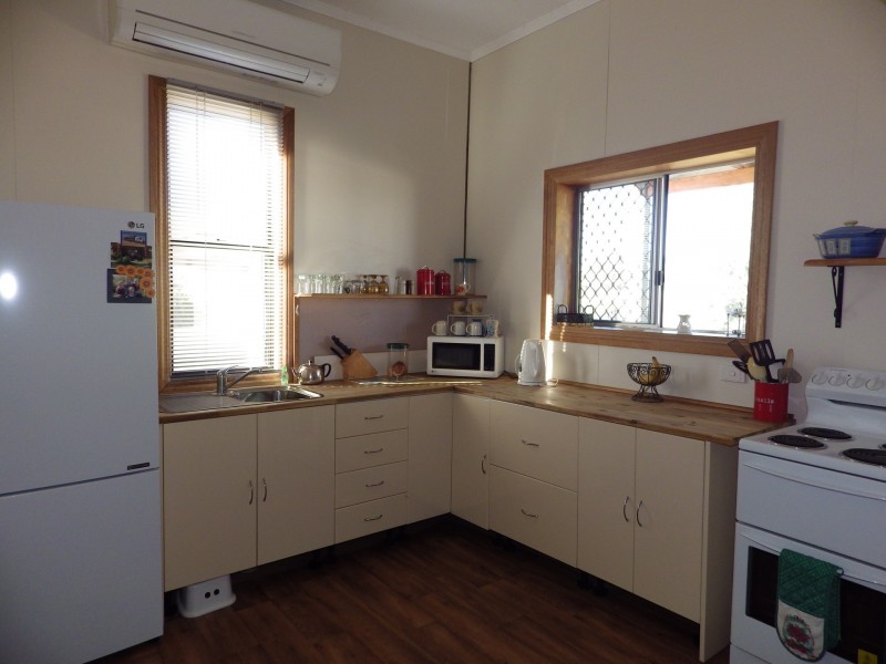 60 Feather Street, Roma QLD 4455