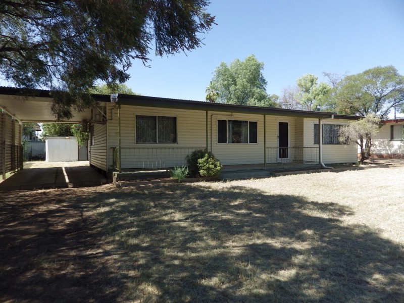 4 Howard Street, Roma QLD 4455