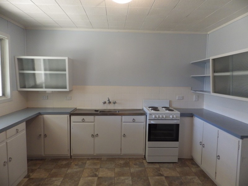 4 Howard Street, Roma QLD 4455