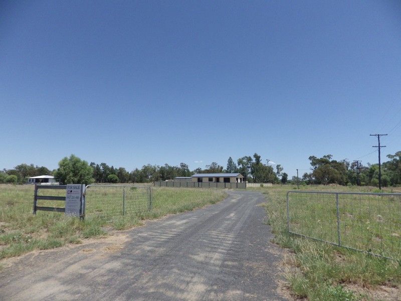 16 River Street, Mitchell QLD 4465