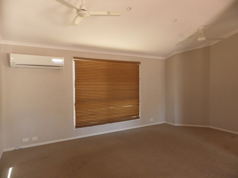16 River Street, Mitchell QLD 4465