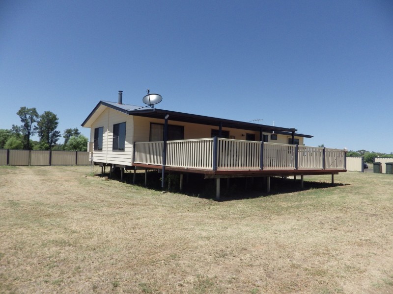 16 River Street, Mitchell QLD 4465