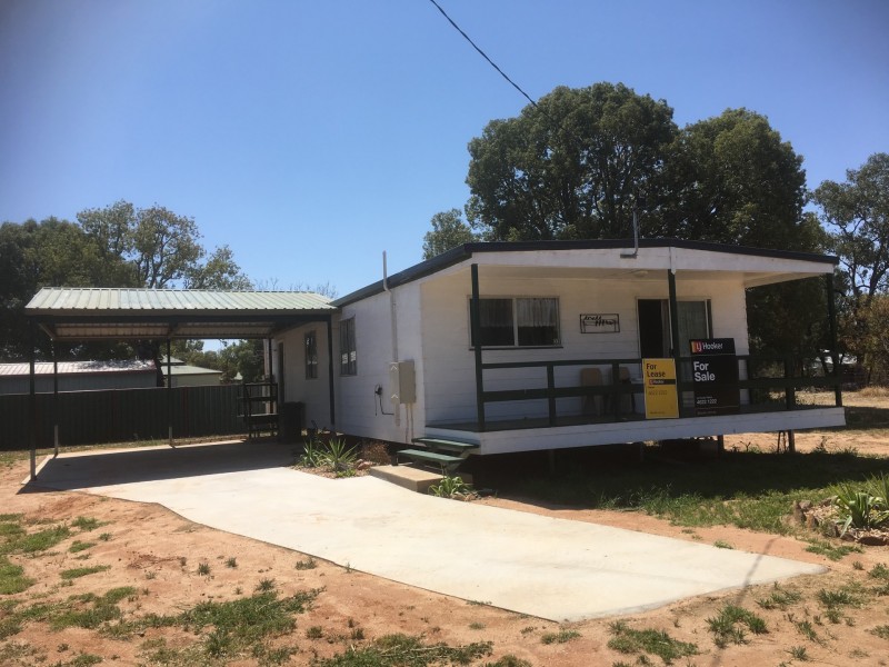 33 Edinburgh Street, Mitchell QLD 4465